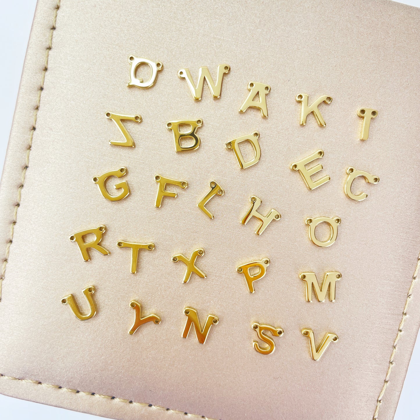 AW0265 26 letters necklace pendant